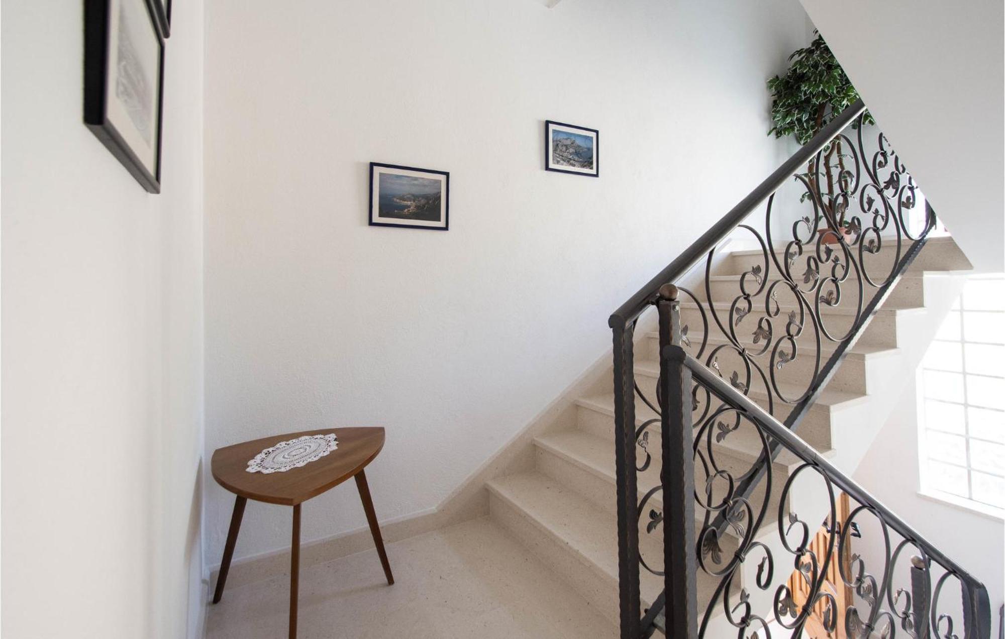 Nice Apartment In Ostrvica With Kitchen Ngoại thất bức ảnh